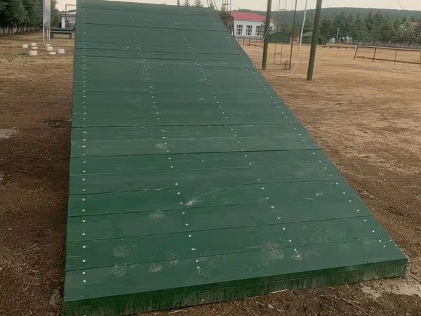 200米障碍器材